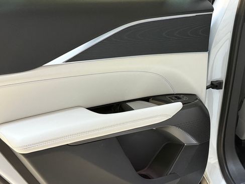 New 2026 Cadillac Lyriq Sport image 39