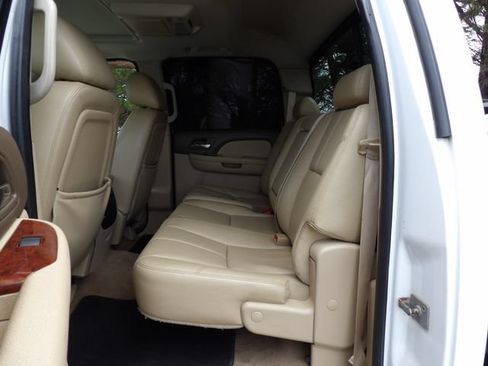 Used 2010 Chevrolet Silverado 2500 LTZ w/ Convenience Package AWD/4WD image 9