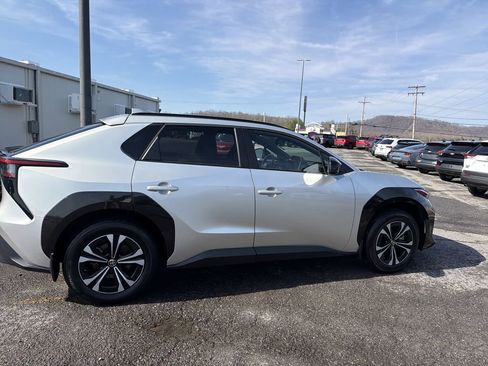 Used 2023 Toyota bZ4X AWD w/ Weather Package image 5