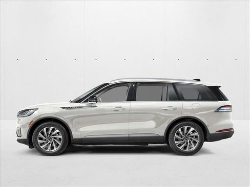 New 2026 Lincoln Aviator 2WD image 3