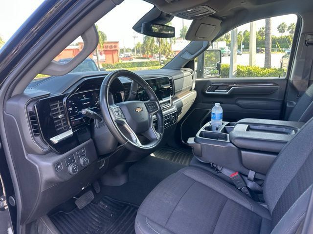Used 2025 Chevrolet Silverado 2500 LT w/ Safety Package AWD/4WD image 9