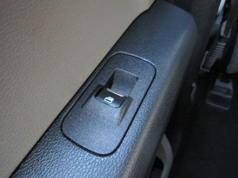 Used 2019 Ford F150 XLT image 32