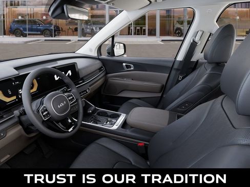 New 2026 Kia Carnival EX image 17