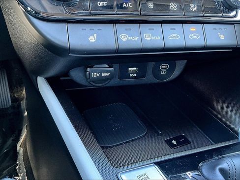 Used 2024 Hyundai Elantra Limited FWD image 30