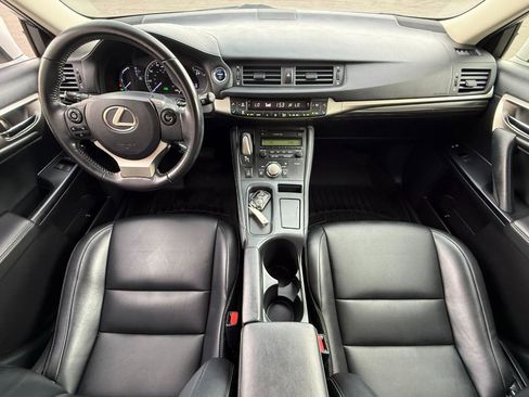 Used 2016 Lexus CT 200h image 9
