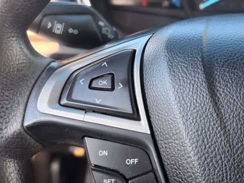 Used 2020 Ford Fusion SE FWD image 32