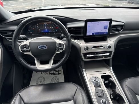 Used 2023 Ford Explorer XLT w/ Equipment Group 202A AWD/4WD image 9
