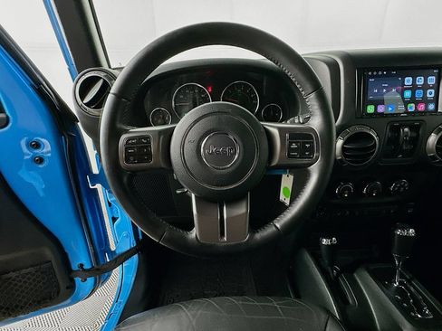 Used 2018 Jeep Wrangler Unlimited Sahara AWD/4WD image 12