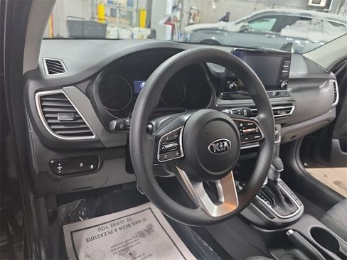 Used 2021 Kia Seltos LX image 15