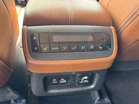 Certified 2024 Nissan Pathfinder Platinum AWD/4WD image 15