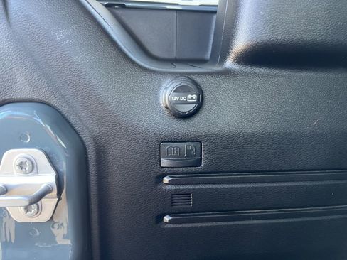 Used 2025 Jeep Wrangler Unlimited Sahara AWD/4WD image 45