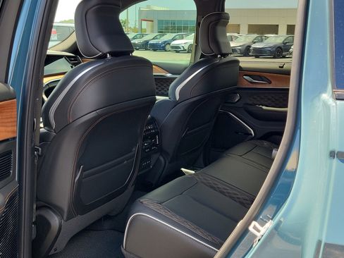 New 2026 Jeep Grand Cherokee Summit AWD/4WD image 12