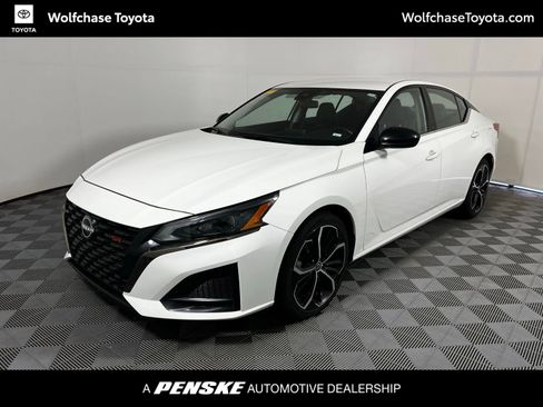 Used 2024 Nissan Altima 2.5 SR image 1