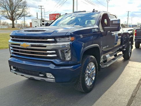 Used 2022 Chevrolet Silverado 3500 High Country w/ Z71 Off-Road Package image 3