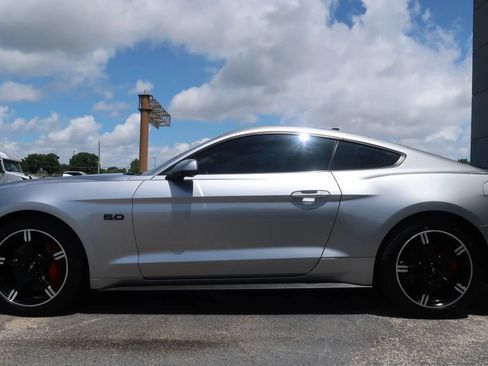 Used 2020 Ford Mustang GT Premium w/ Equipment Group 401A RWD image 7