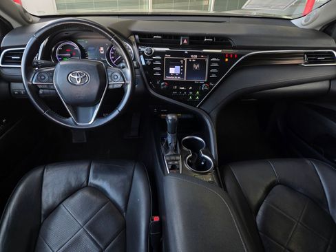 Used 2018 Toyota Camry XLE w/ Audio Package image 12