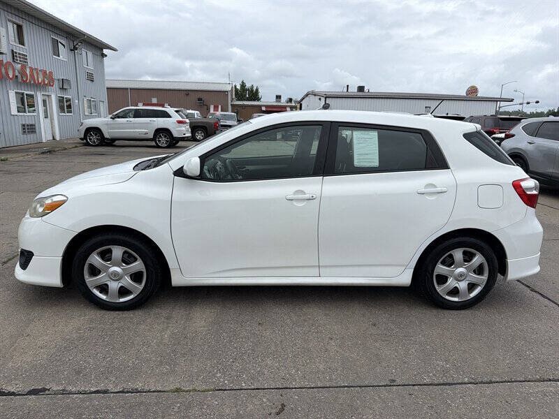 Used 2009 Toyota Matrix S FWD image 2