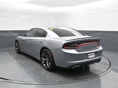 Used 2018 Dodge Charger R/T image 5