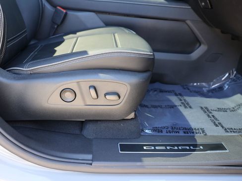 Used 2024 GMC Sierra EV Denali image 37