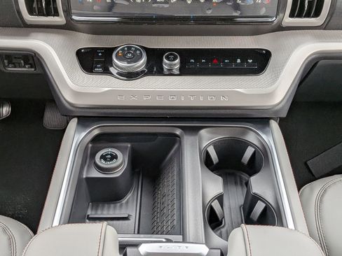 New 2025 Ford Expedition Max Active image 19