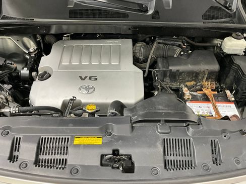 Used 2012 Toyota Highlander 4WD w/ Tech Pkg image 13