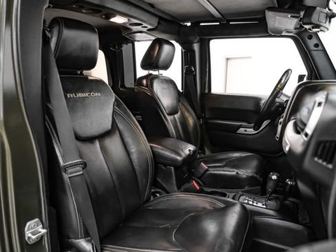 Used 2016 Jeep Wrangler Unlimited Rubicon w/ Connectivity Group image 26