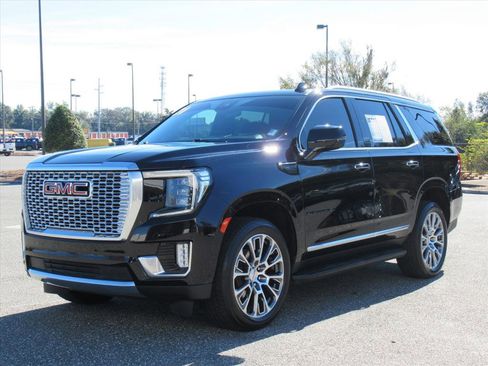 Used 2024 GMC Yukon Denali w/ Advanced Technology Package image 3