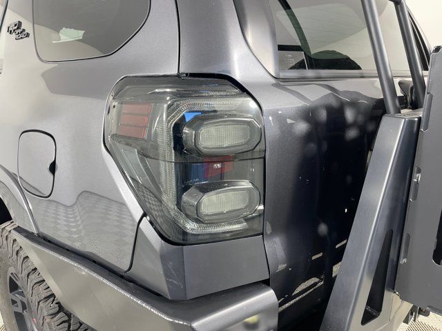 Used 2020 Toyota 4Runner TRD Off-Road Premium AWD/4WD image 21
