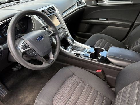 Used 2016 Ford Fusion SE FWD image 9