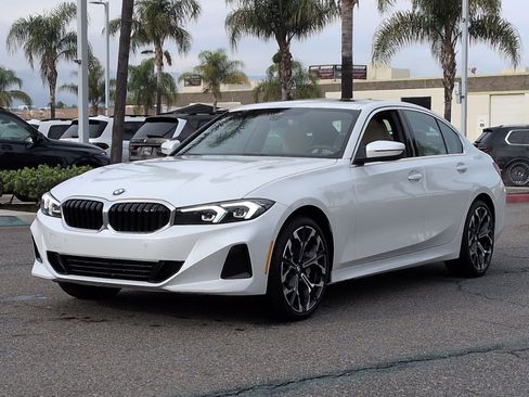 Used 2025 BMW 330i 330i w/ Premium Package image 5
