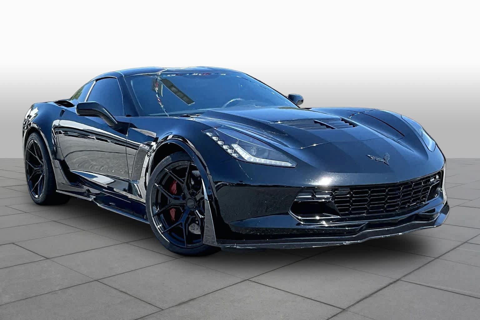 Used 2015 Chevrolet Corvette Z06 w/ 3LZ Preferred Equipment Group RWD image 3