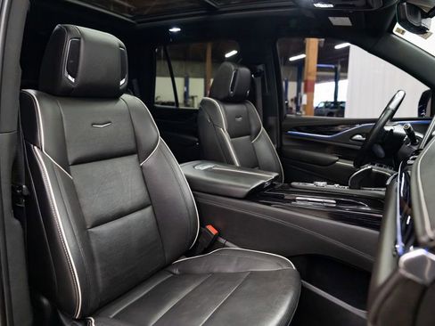 Used 2021 Cadillac Escalade Sport AWD/4WD image 32