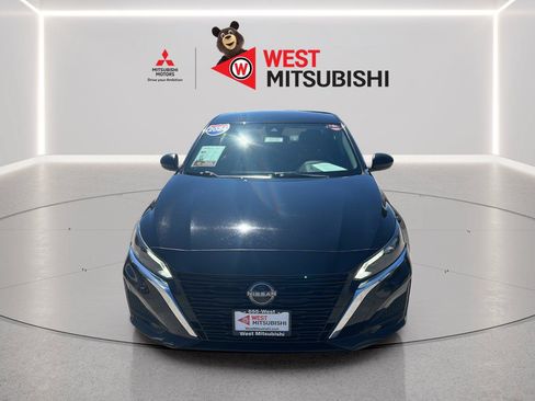 Used 2024 Nissan Altima 2.5 SV FWD image 8