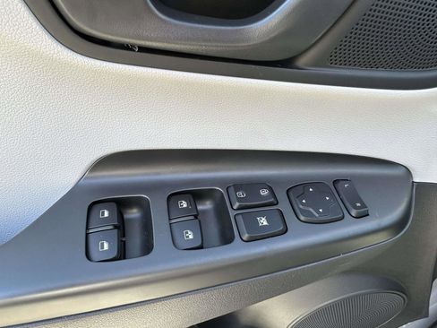 Used 2023 Hyundai Kona SEL image 33