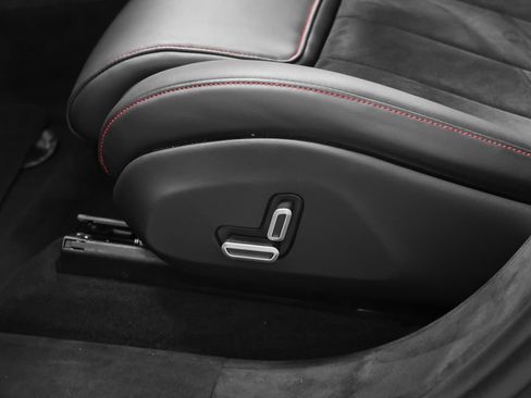 Certified 2025 Ferrari Purosangue AWD/4WD image 50