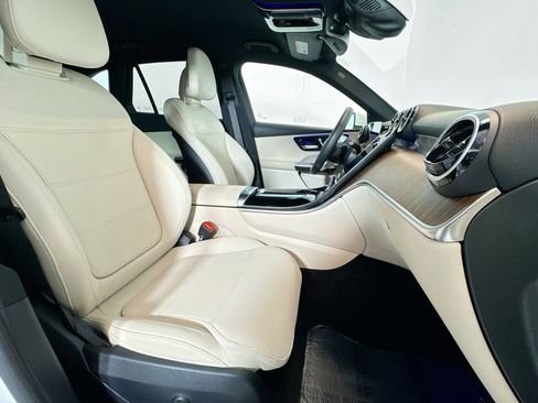 Certified 2025 Mercedes-Benz GLC 300 image 26