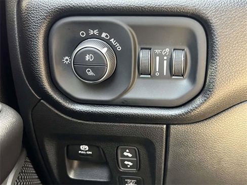 New 2026 RAM 1500 4x4 Crew Cab image 23