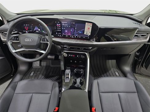 New 2025 Audi Q5 2.0T Premium image 9