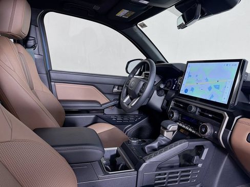 Used 2025 Toyota 4Runner Limited RWD image 35