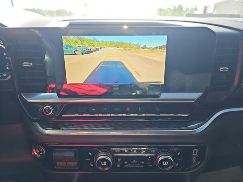 Used 2022 GMC Sierra 1500 Elevation w/ Preferred Package image 28