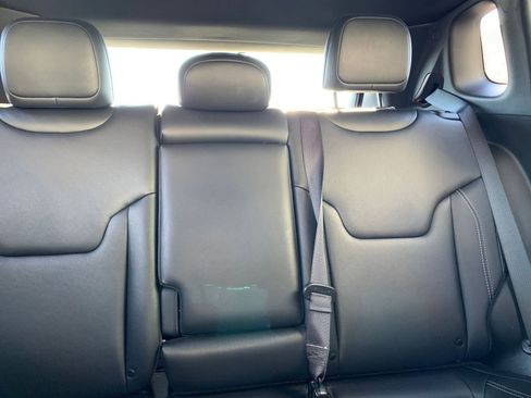 Used 2025 Jeep Compass Limited image 37