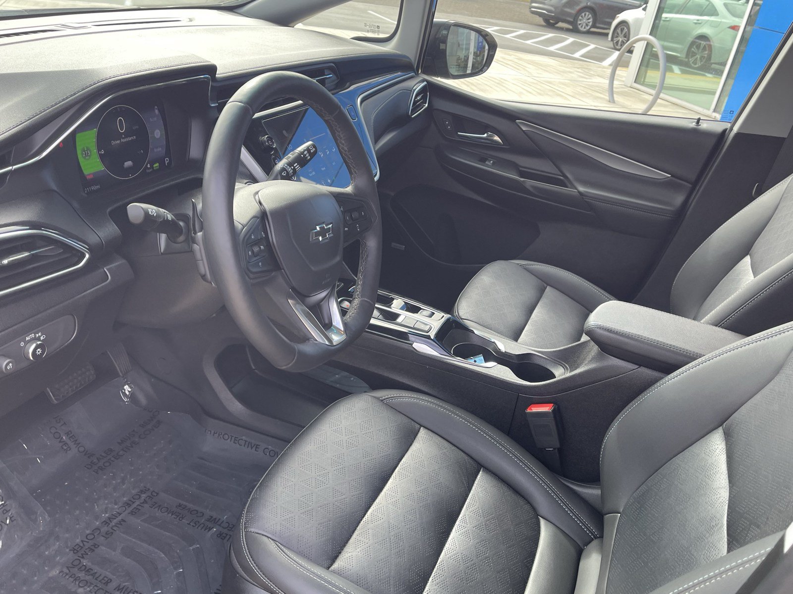 Used 2023 Chevrolet Bolt LT w/ Infotainment Package FWD image 10