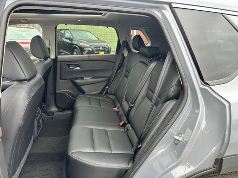 Used 2023 Nissan Rogue SL w/ SL Premium Package FWD image 17