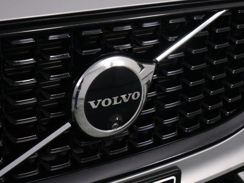 Used 2024 Volvo XC60 T8 Ultimate AWD/4WD image 27