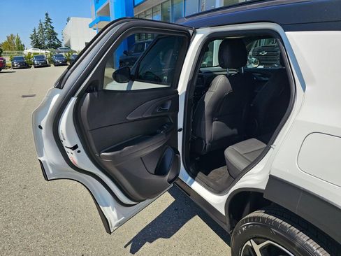 Used 2021 Chevrolet TrailBlazer RS w/ Technology Package AWD/4WD image 15