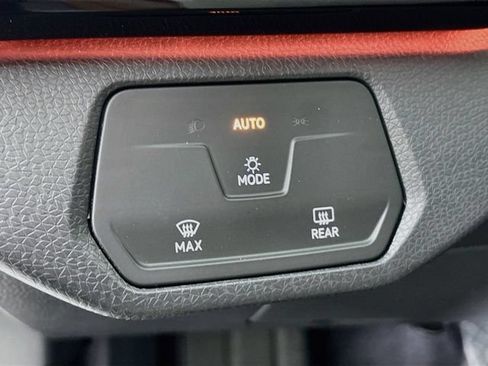 Certified 2024 Volkswagen ID.4 2WD image 11