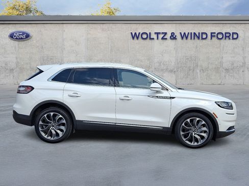 Used 2023 Lincoln Nautilus Reserve w/ Equipment Group 201A AWD/4WD image 7