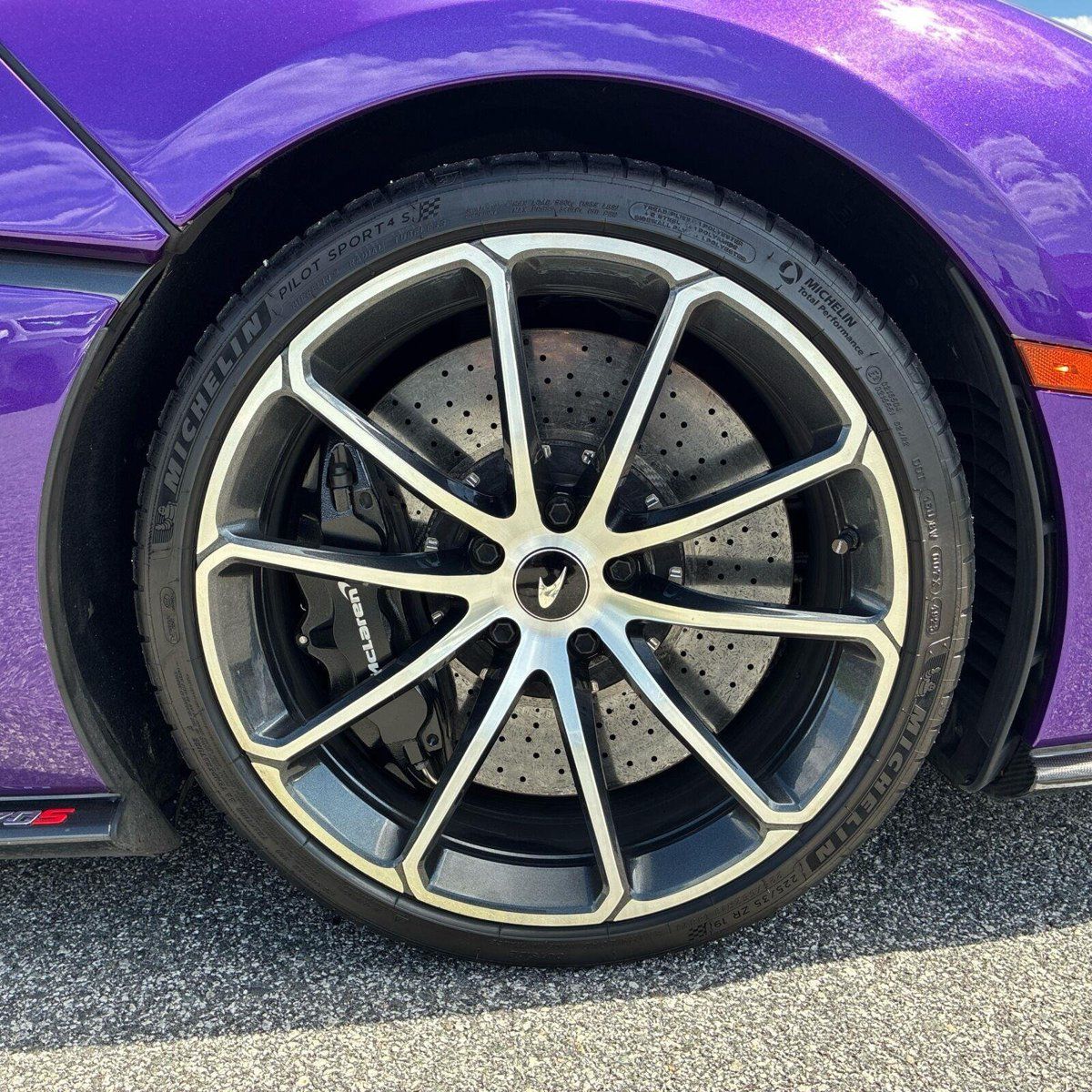 Used 2019 McLaren 570S Spider RWD image 19