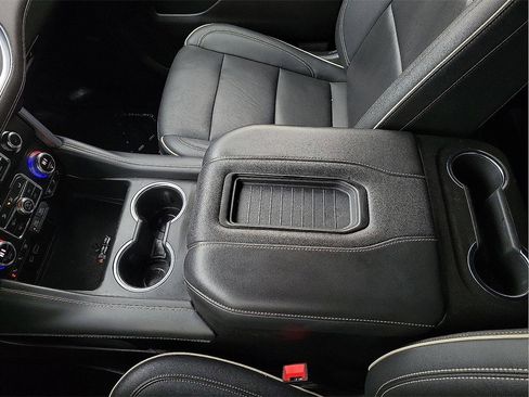 Used 2022 GMC Yukon SLT w/ SLT Premium Package image 20