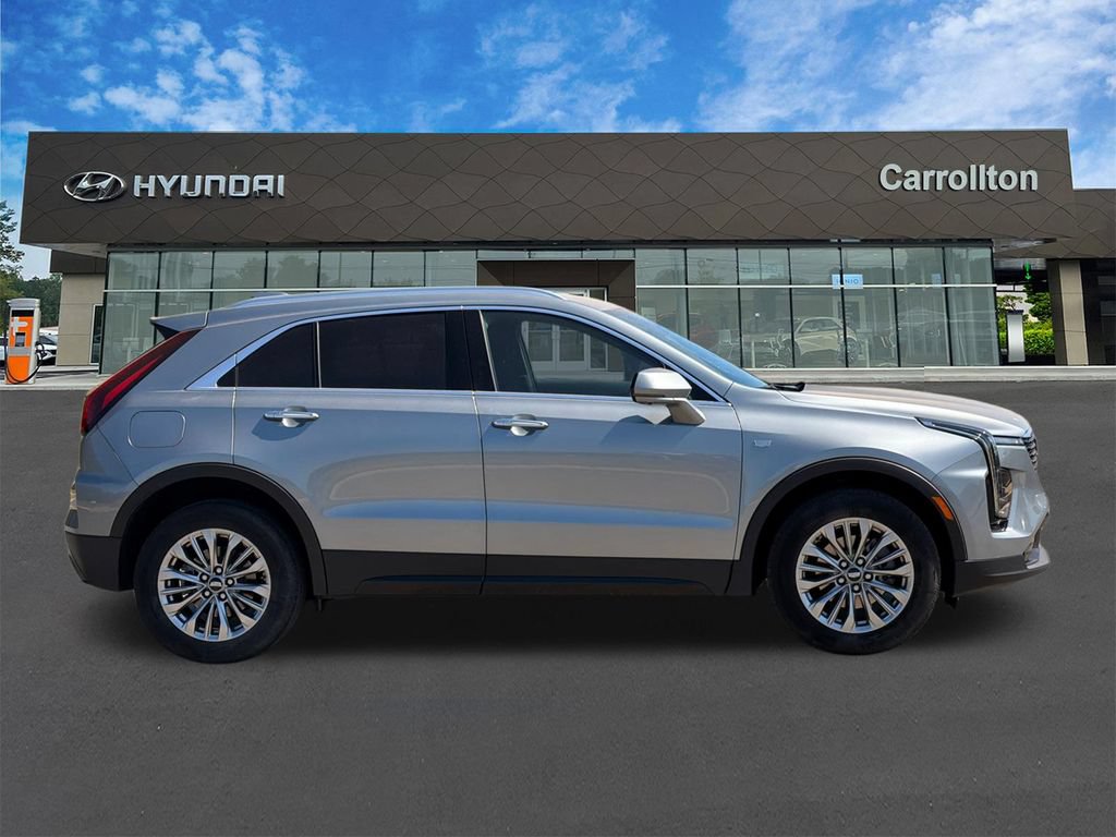 Used 2025 Cadillac XT4 Premium Luxury FWD image 4